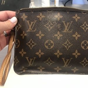 Authentic Louis Vuitton Neverfull Pouchette